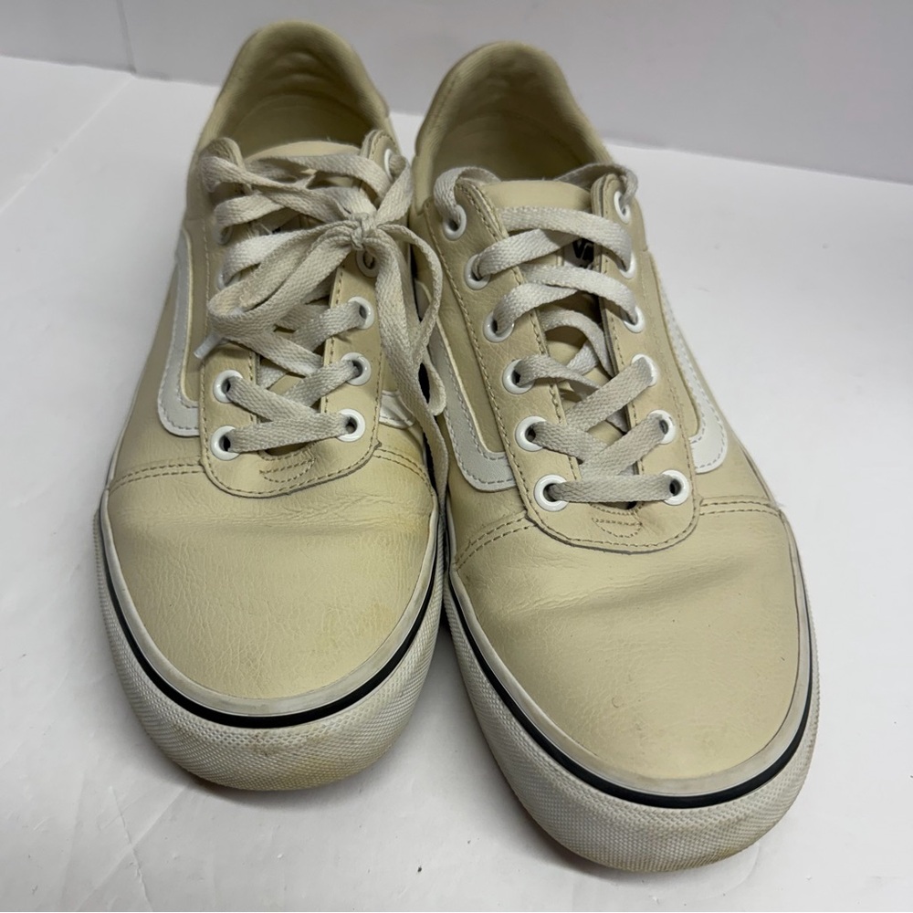 Vans‎ Ward Deluxe tumble leather sneakers in a beige or "birch". Size 9.5